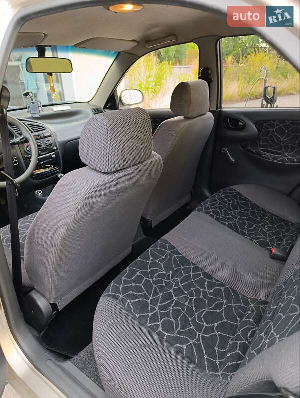 Седан Daewoo Lanos 2003 в Киеве