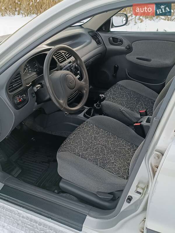 Седан Daewoo Lanos 2006 в Ромнах