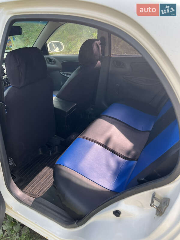 Седан Daewoo Lanos 1998 в Полтаві