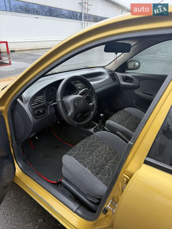 Седан Daewoo Lanos 2003 в Белгороде-Днестровском