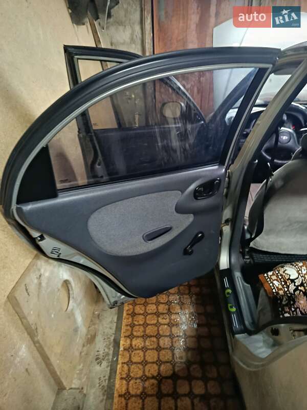 Седан Daewoo Lanos 2006 в Днепре