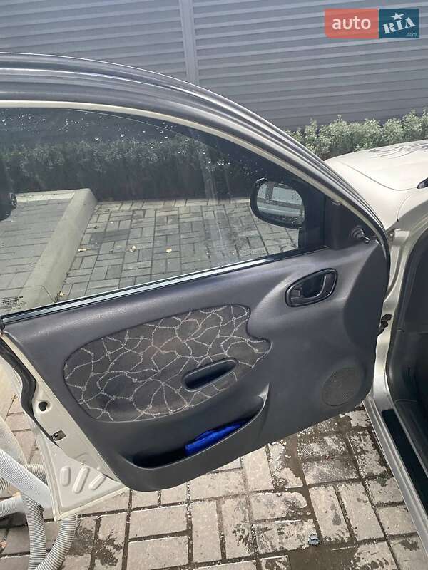 Хэтчбек Daewoo Lanos 2003 в Черкассах