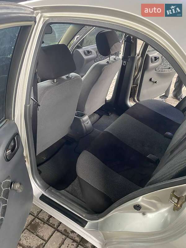 Хэтчбек Daewoo Lanos 2003 в Черкассах