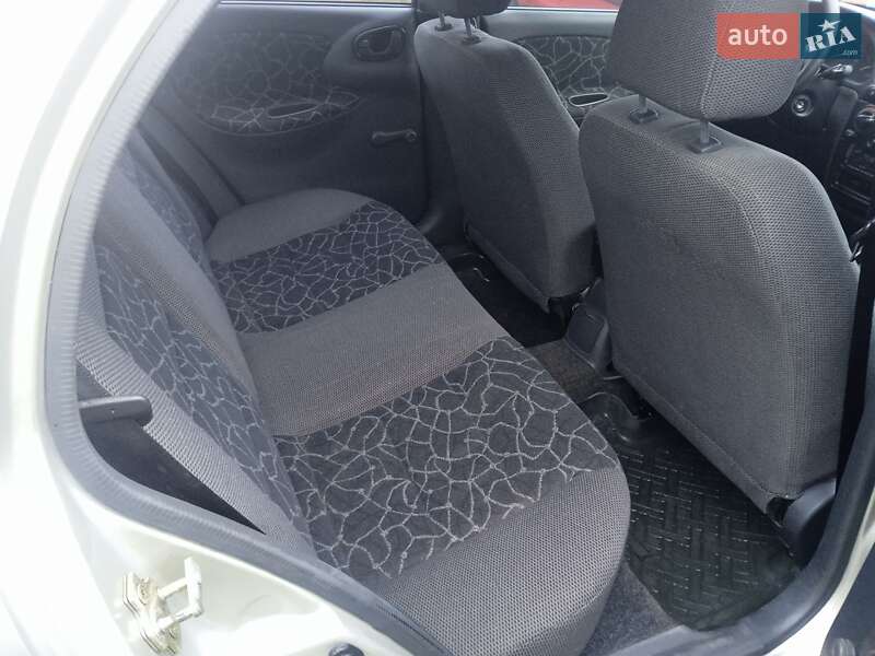 Седан Daewoo Lanos 2003 в Прилуках