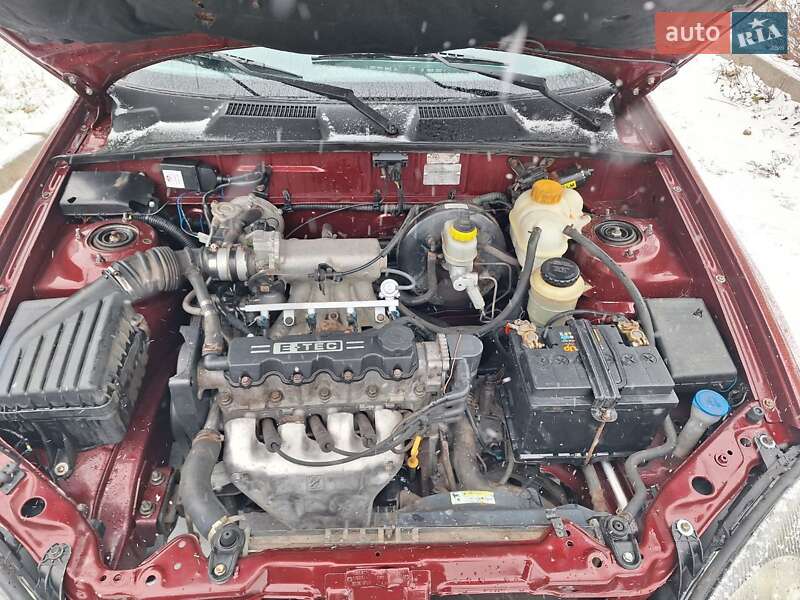 Седан Daewoo Lanos 1998 в Харькове