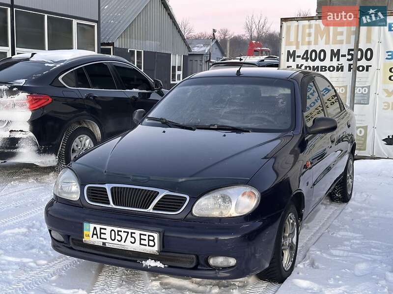Седан Daewoo Lanos 2004 в Синельниково