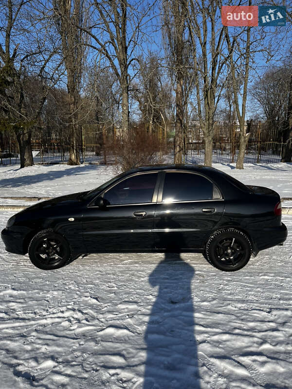 Седан Daewoo Lanos 2009 в Вольногорске