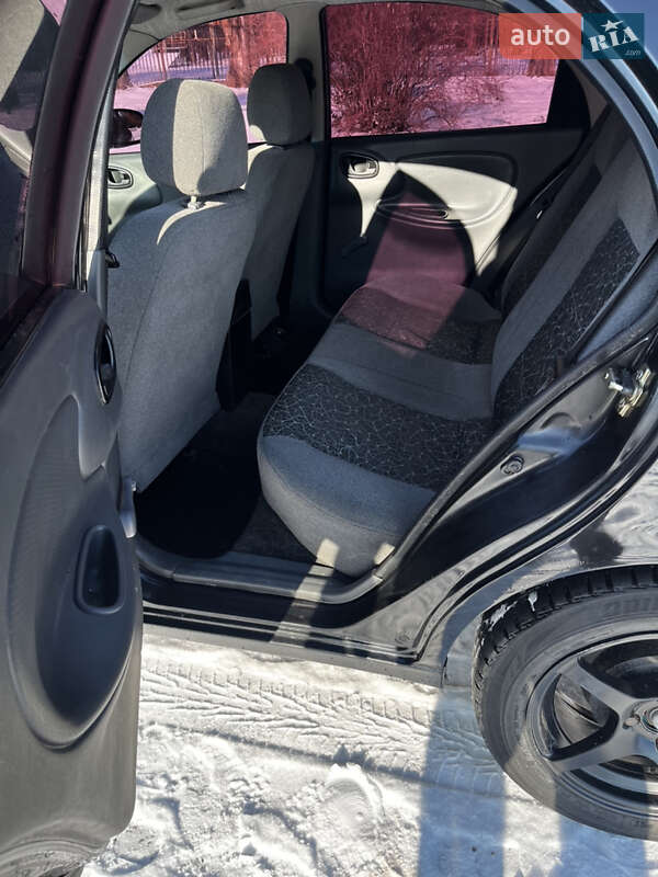 Седан Daewoo Lanos 2009 в Вольногорске