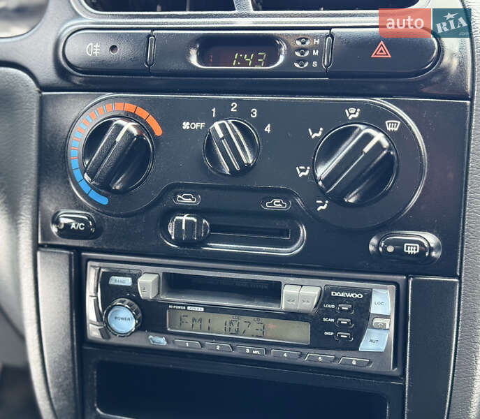 Седан Daewoo Lanos 2004 в Днепре