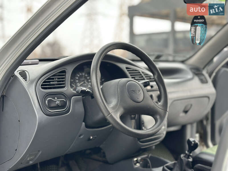 Седан Daewoo Lanos 2004 в Кривом Роге