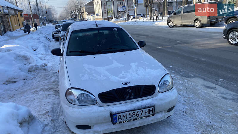 Седан Daewoo Lanos 2004 в Житомире