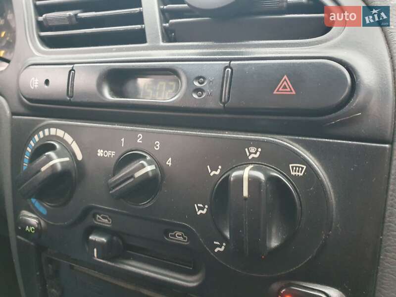 Седан Daewoo Lanos 2011 в Києві