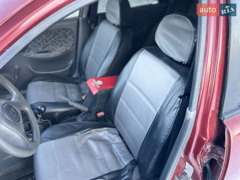 Седан Daewoo Lanos 2002 в Кременце