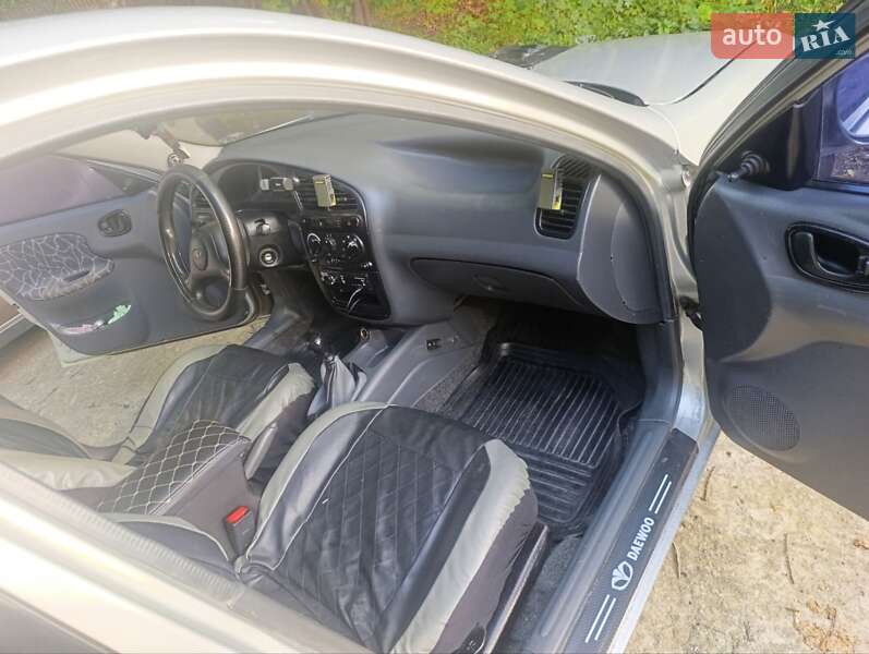 Седан Daewoo Lanos 2003 в Дунаївцях