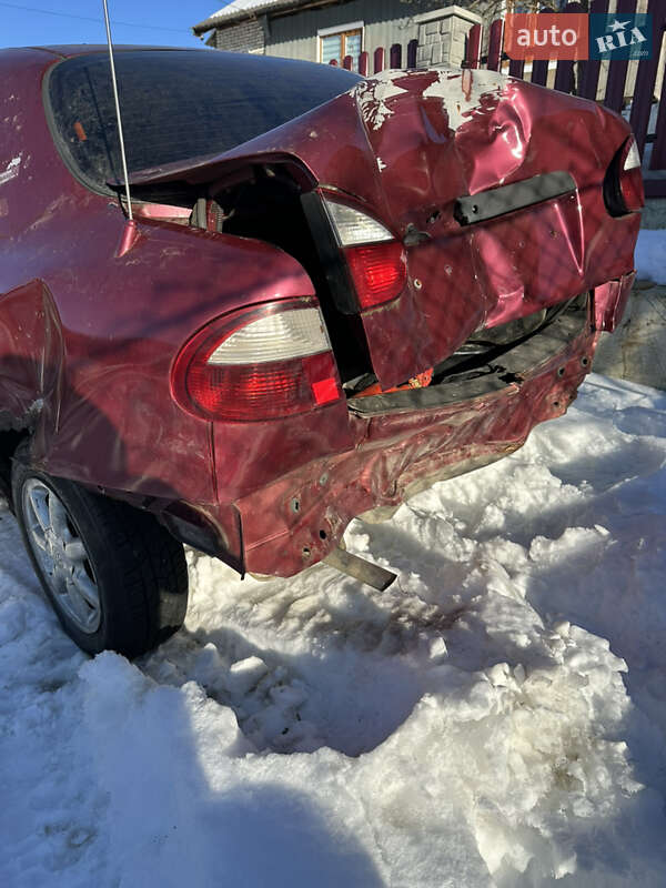 Седан Daewoo Lanos 2001 в Львові
