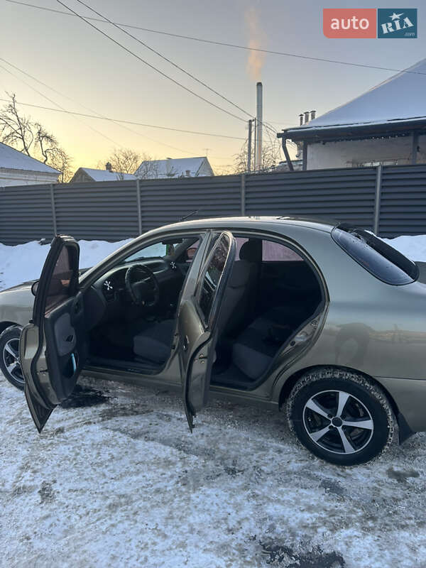 Седан Daewoo Lanos 2006 в Дніпрі