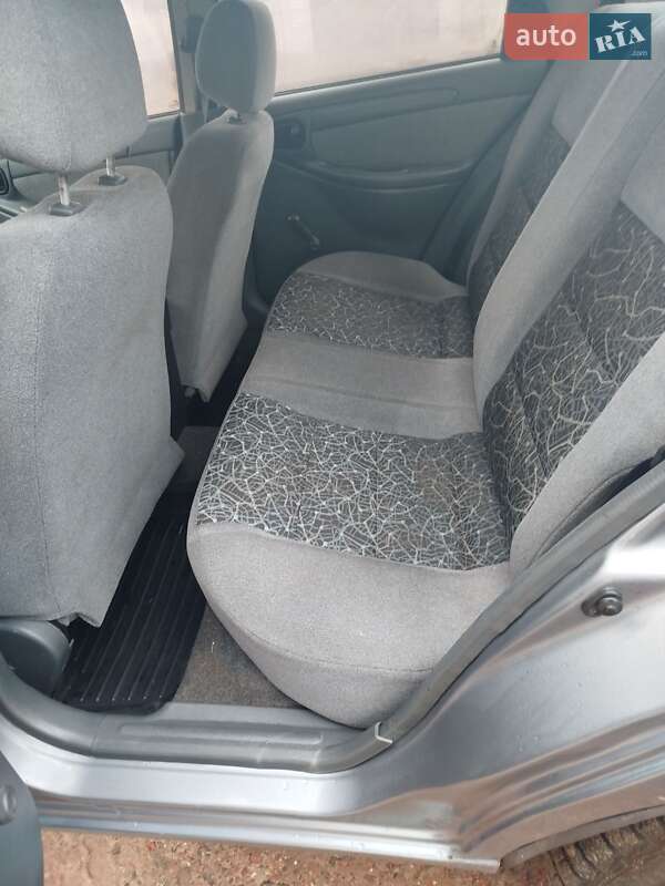 Седан Daewoo Lanos 2009 в Харкові