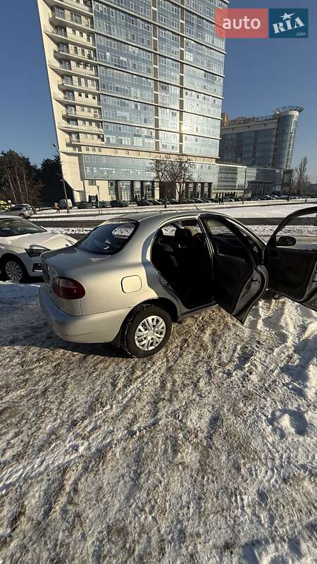 Седан Daewoo Lanos 2006 в Киеве