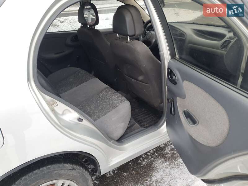 Седан Daewoo Lanos 2005 в Кременчуці