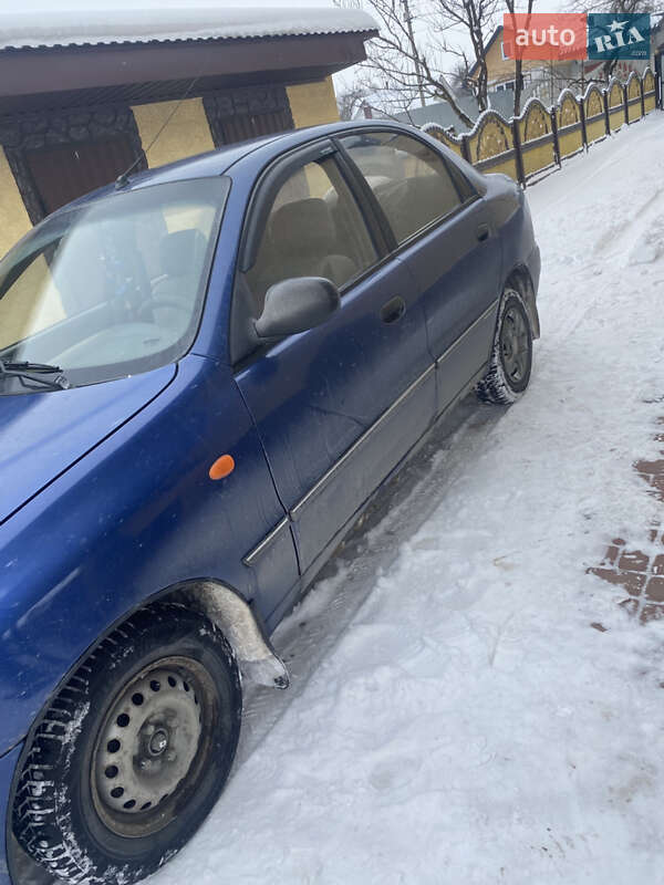 Седан Daewoo Lanos 2009 в Дубні