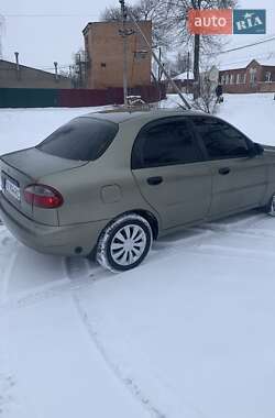 Седан Daewoo Lanos 2004 в Валках