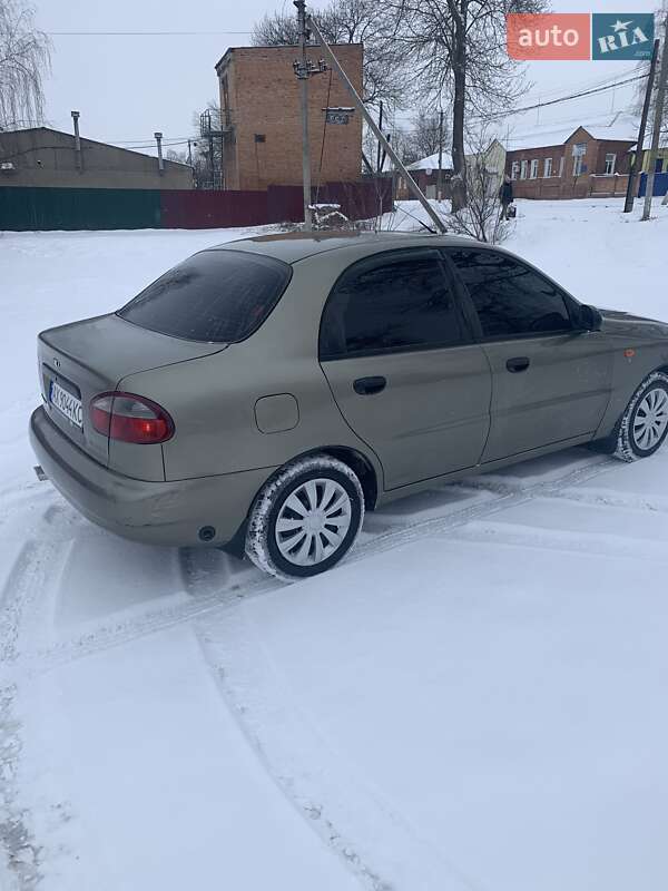 Седан Daewoo Lanos 2004 в Валках