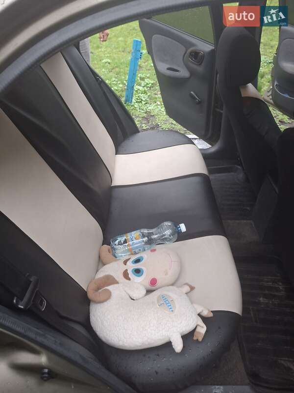 Седан Daewoo Lanos 2006 в Киеве