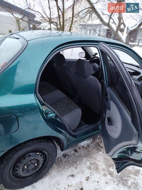 Седан Daewoo Lanos 2005 в Ровно