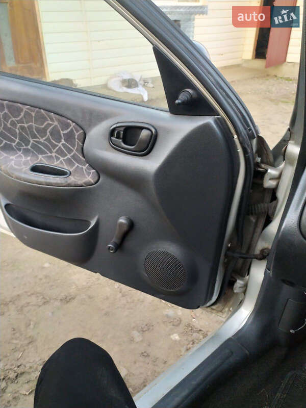 Седан Daewoo Lanos 2003 в Снятині