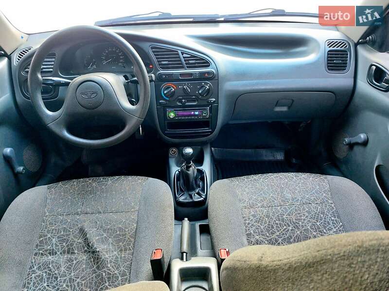 Седан Daewoo Lanos 2009 в Тростянці