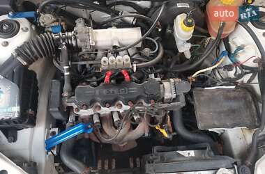 Седан Daewoo Lanos 2003 в Днепре