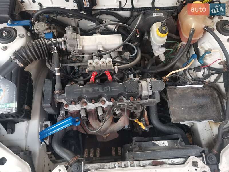 Седан Daewoo Lanos 2003 в Днепре