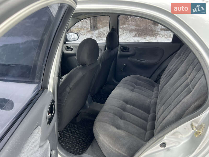 Седан Daewoo Lanos 2003 в Изяславе