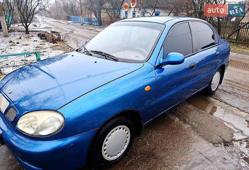 Седан Daewoo Lanos 1998 в Новониколаевке