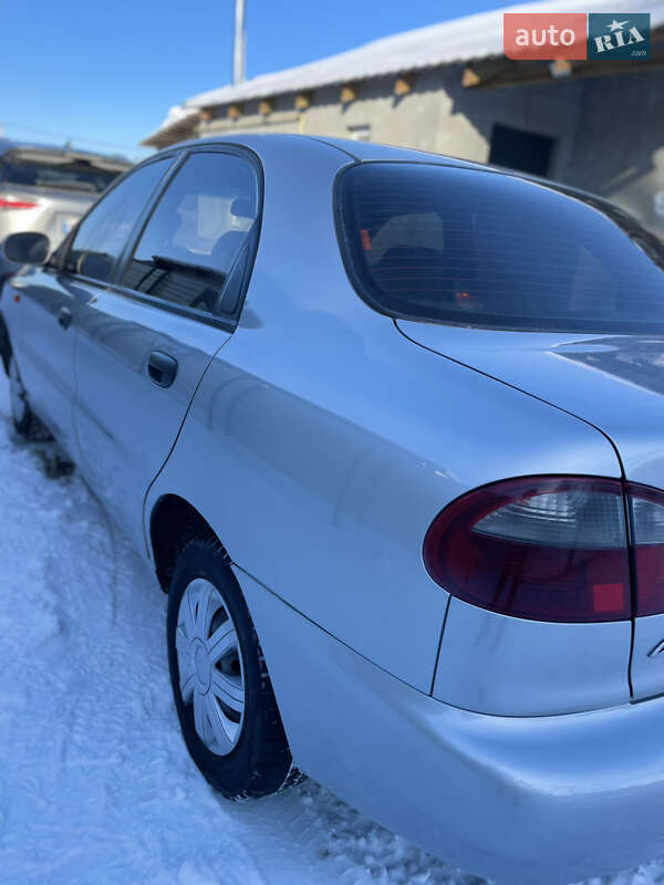 Седан Daewoo Lanos 2005 в Борисполі