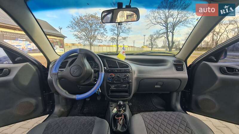 Седан Daewoo Lanos 2003 в Измаиле