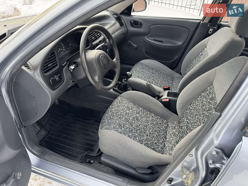 Седан Daewoo Lanos 2009 в Городищеві