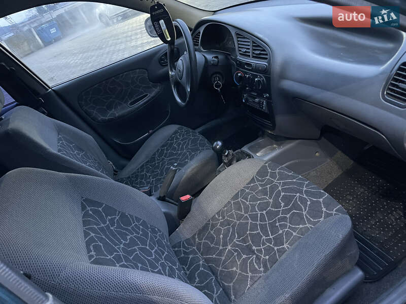 Седан Daewoo Lanos 2006 в Мукачевому