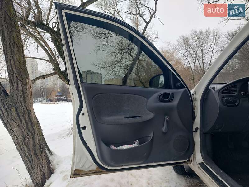 Седан Daewoo Lanos 2008 в Киеве