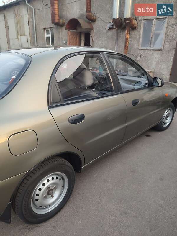 Седан Daewoo Lanos 2004 в Конотопе