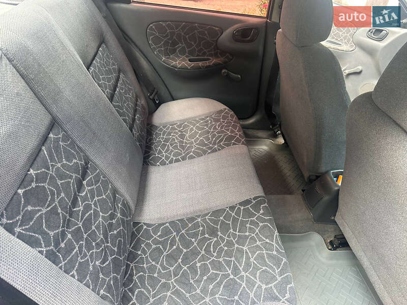 Седан Daewoo Lanos 2002 в Черкасах