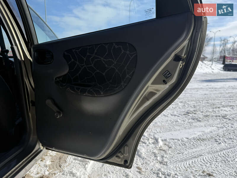 Седан Daewoo Lanos 2003 в Києві фото 16 Седан Daewoo Lanos 2003 в Києві