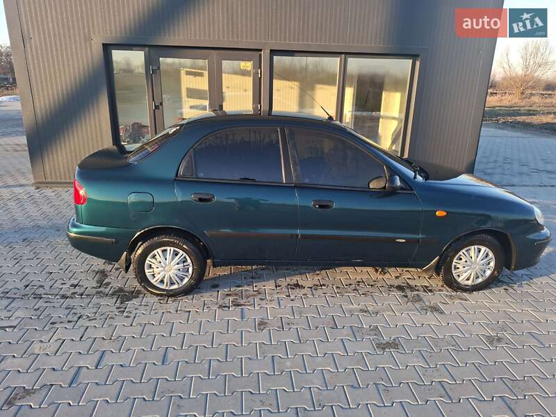 Седан Daewoo Lanos 2005 в Комарному