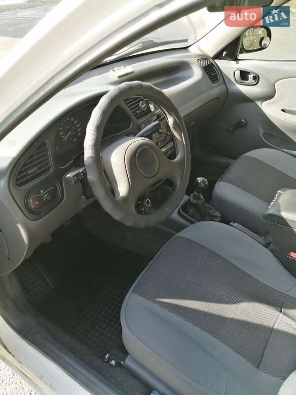 Седан Daewoo Lanos 2005 в Дніпрі