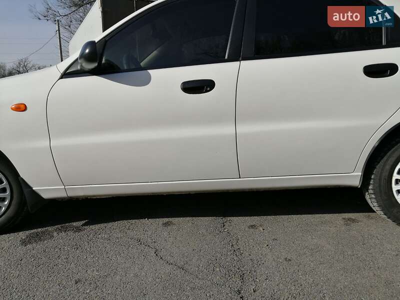 Седан Daewoo Lanos 2005 в Дніпрі