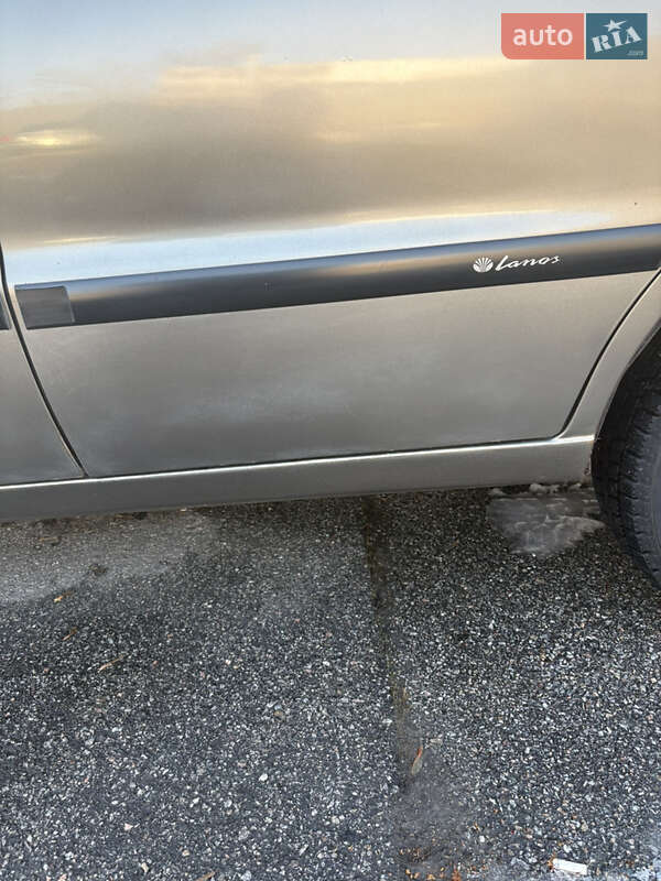 Седан Daewoo Lanos 2003 в Харькове