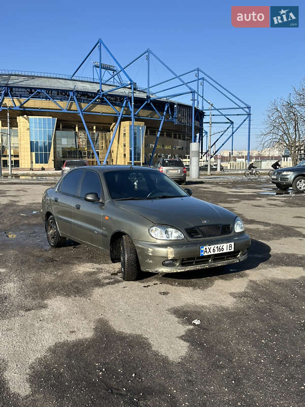 Седан Daewoo Lanos 2002 в Харькове