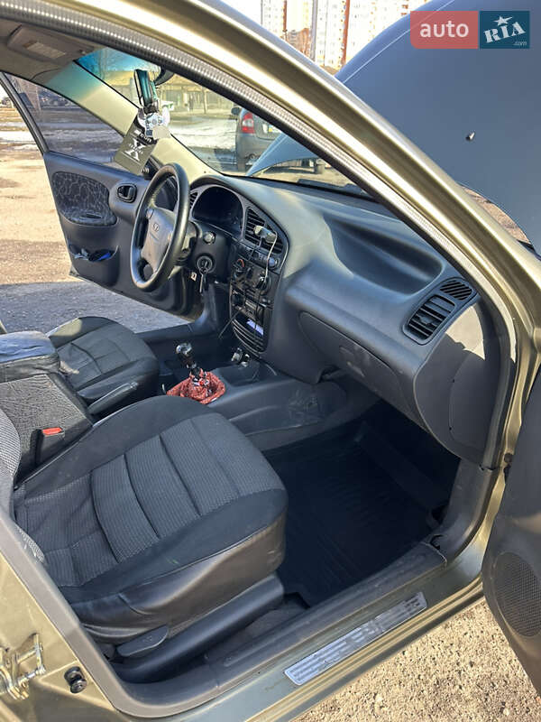 Седан Daewoo Lanos 2002 в Харькове