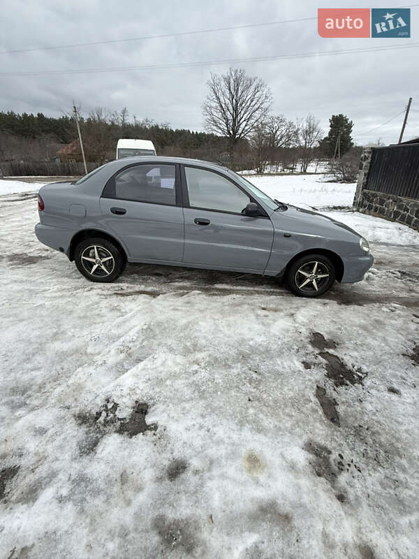 Седан Daewoo Lanos 2007 в Десне