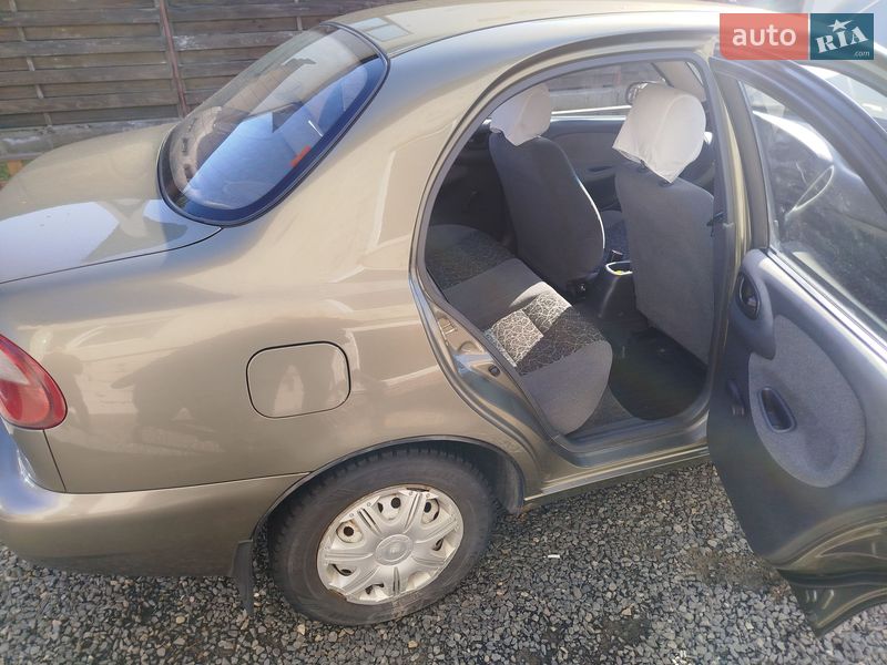 Седан Daewoo Lanos 2004 в Львове